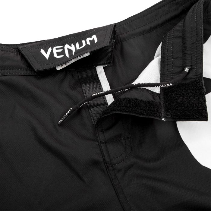 Short de combat Venum Light 3.0 - noir/blanc, VENUM-03615-108