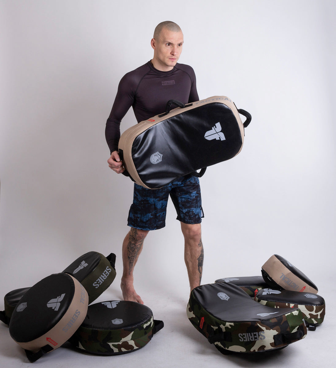 Fighter Kicking Shield - MULTI GRIP - Tactical Series - Desert, FKSH-13